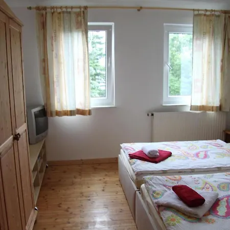Апартаменты Schoene In Ebersdorf Mit Grill Und Garten *