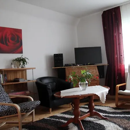 Schoene In Ebersdorf Mit Grill Und Garten * Хемниц